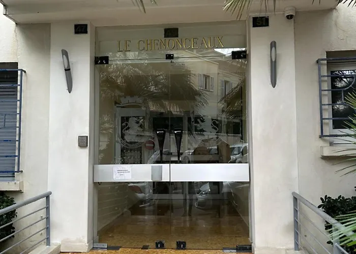 Marble Elegancy In Center