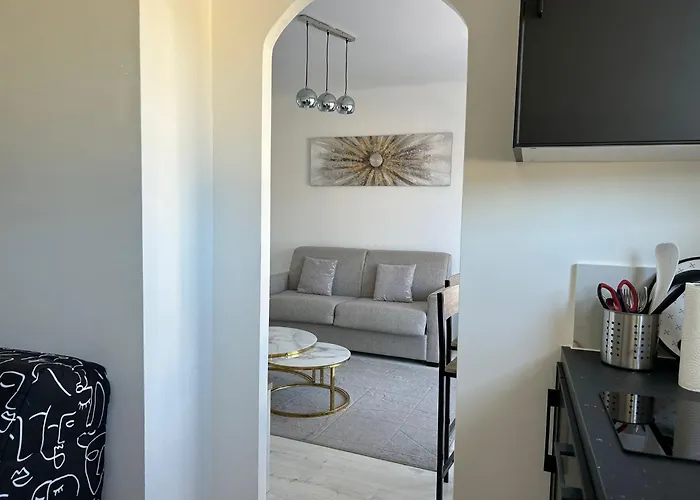 Marble Elegancy In Center شقة